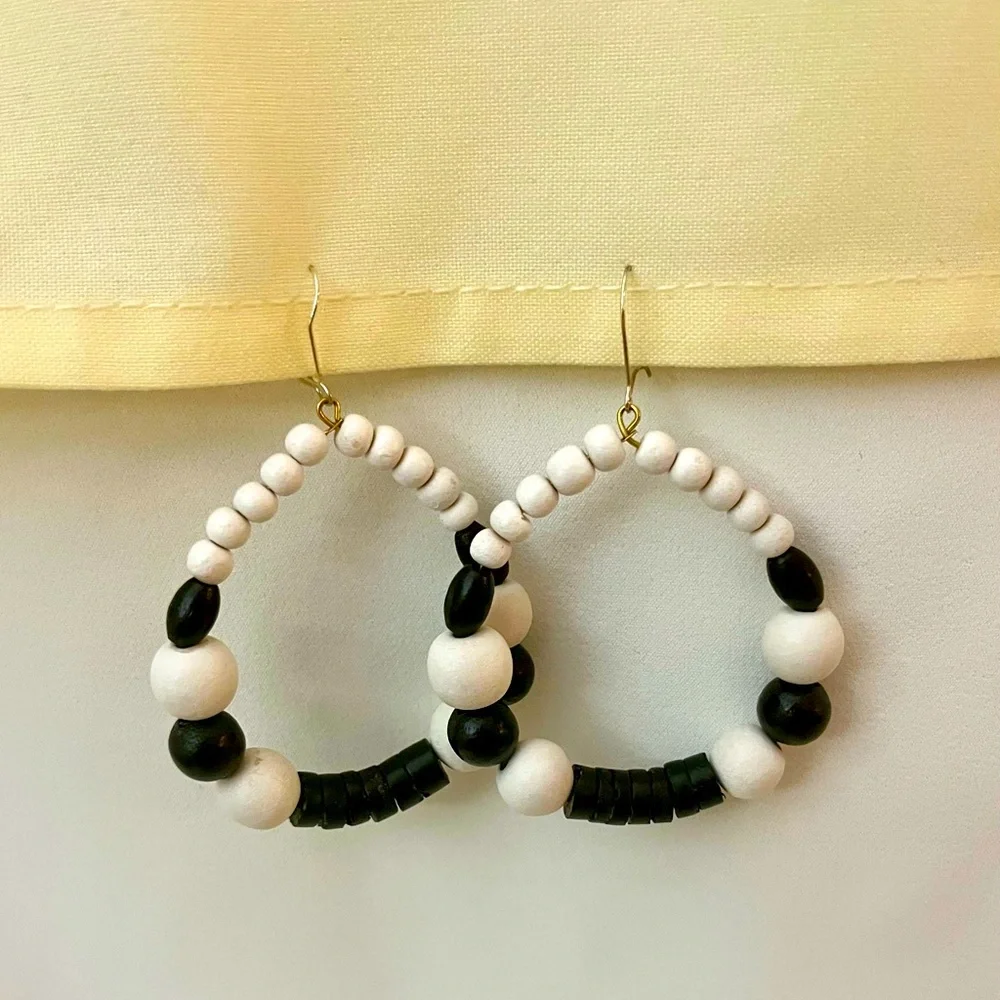Black and White Beaded Hoop Earrings - Picture 13 of 16